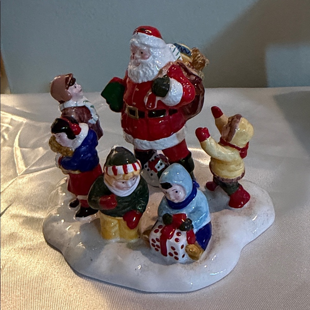 Dept 56 SANTA COMES TO TOWN, 1995